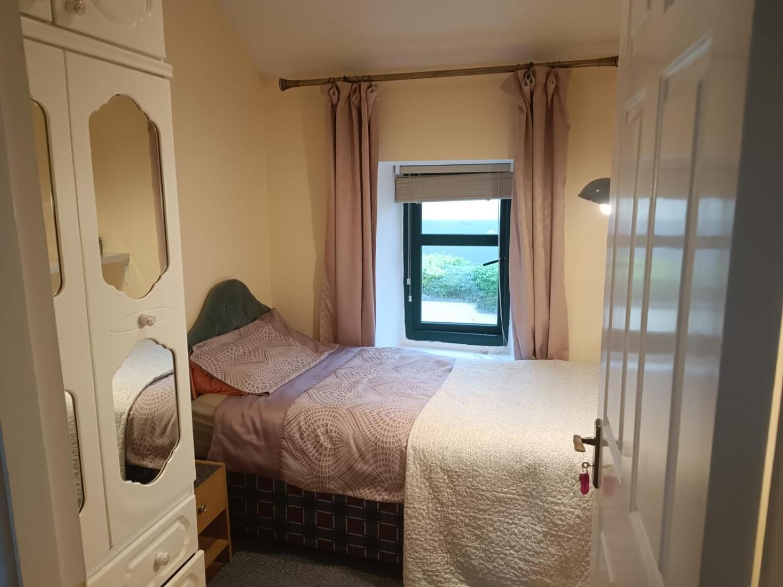 Bernie'S Place Castlebar Room photo