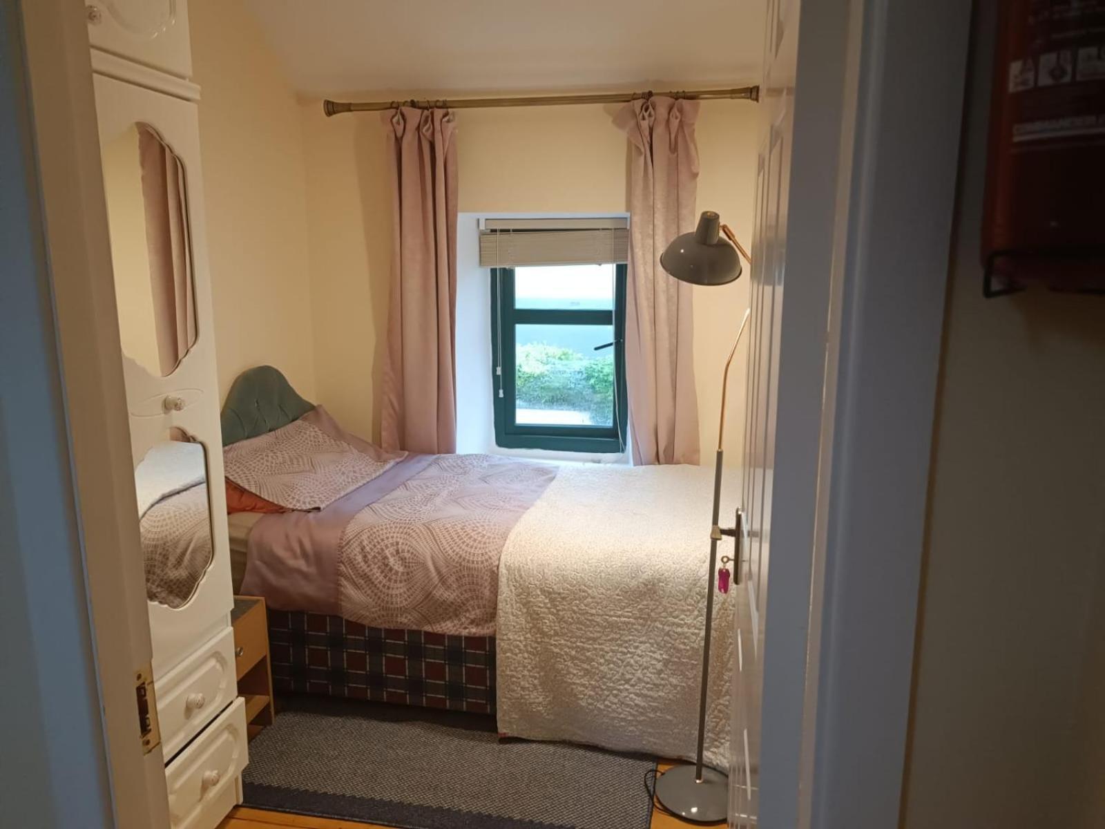 Bernie'S Place Castlebar Room photo