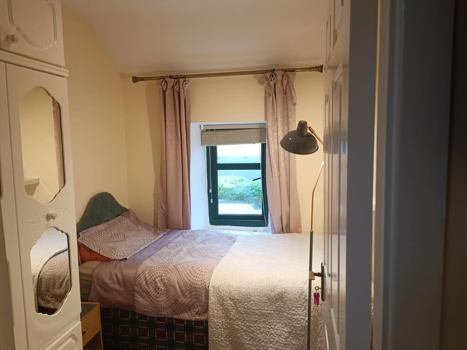 Bernie'S Place Castlebar Room photo