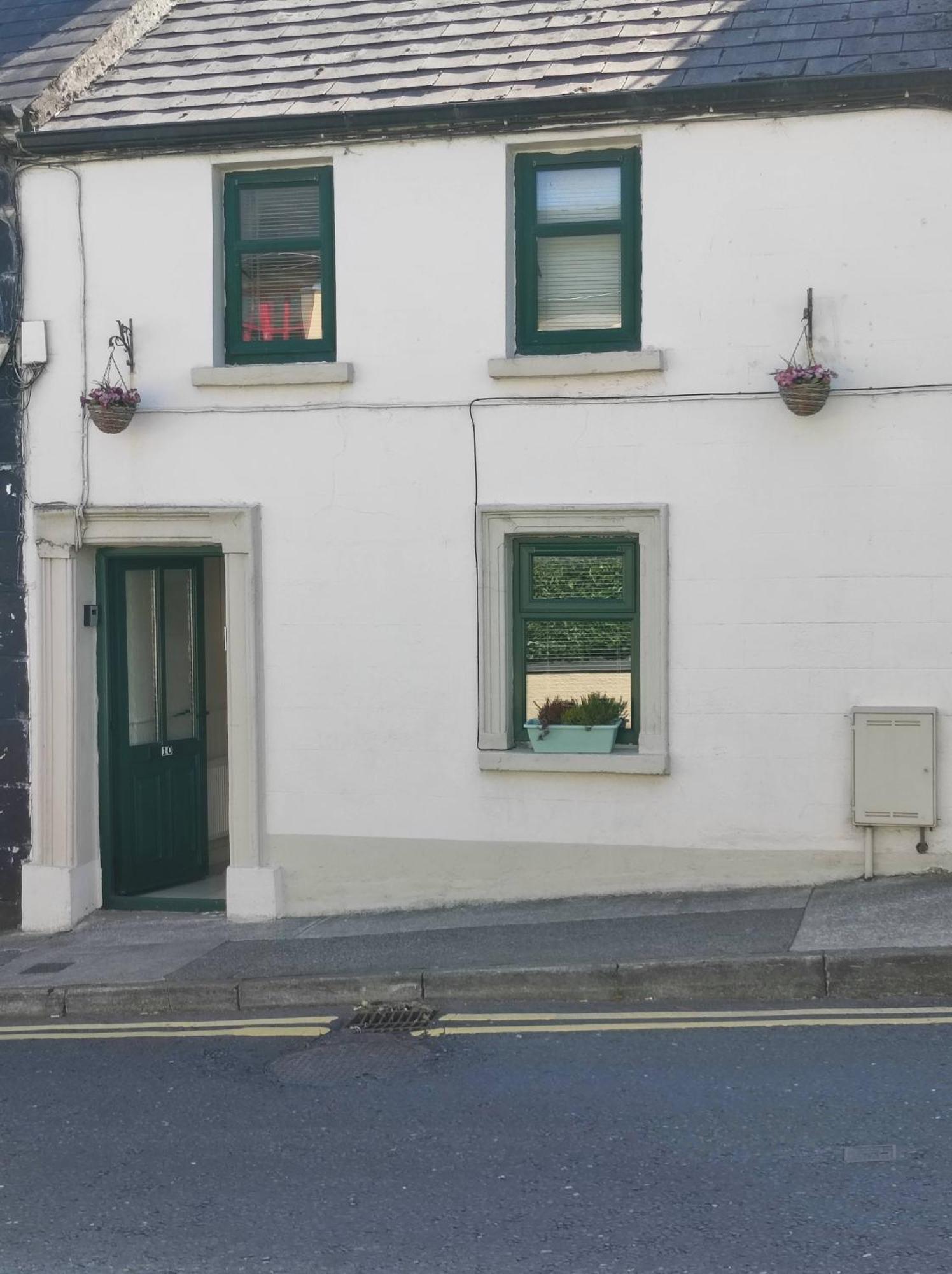 Bernie'S Place Castlebar Exterior photo